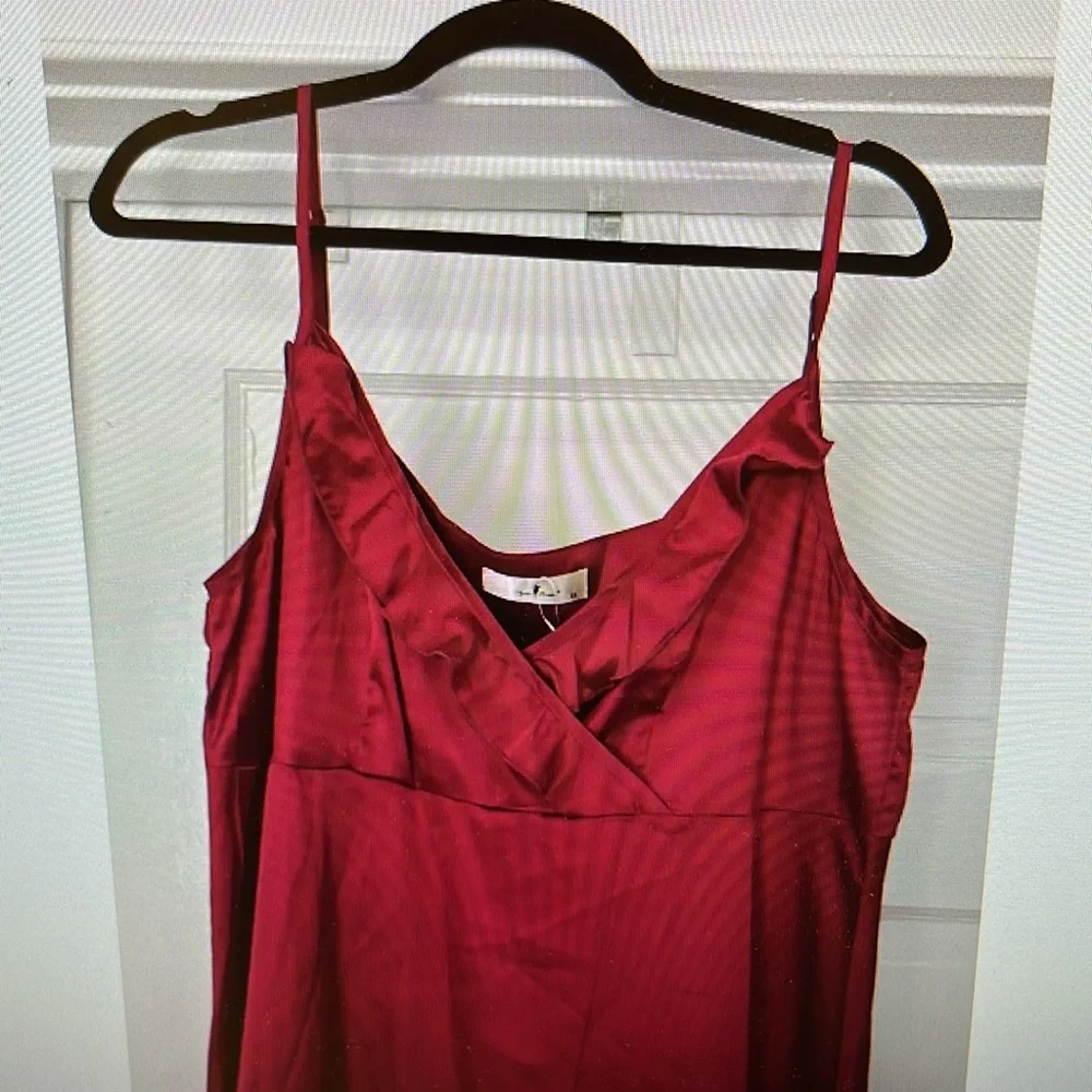 Agnes Orinda Women's 1X Satin Ruffle Trim Sleeveless Pleated Soft Nightgown NWT - Picture 4 of 9